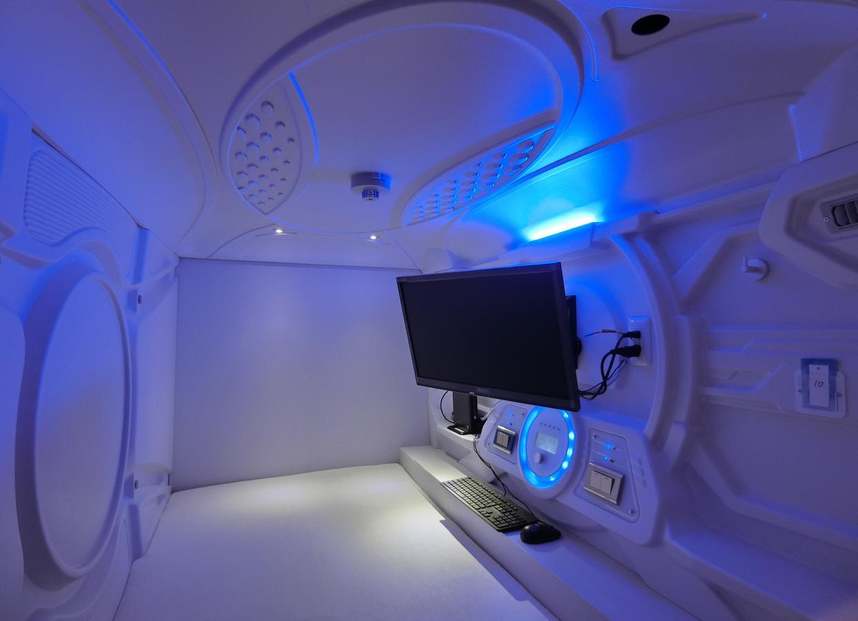 Capsule Hotel Manyudo Kyoto Exterior photo